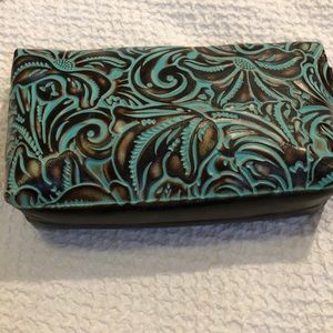 Patricia Nash hand clutch